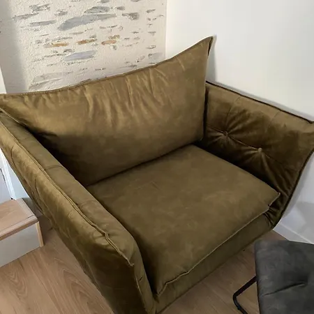 La Douce Angevine - La Perruche - Proche Centre