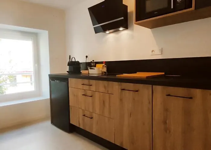 La Douce Angevine - La Perruche - Proche Centre